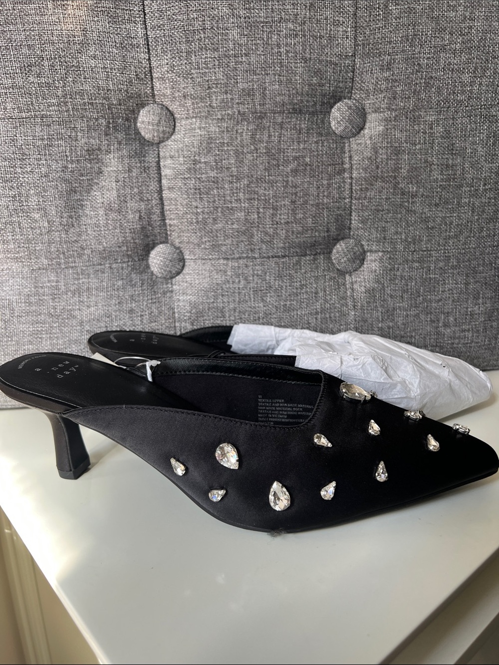Black Embellished Pointed-Toe Kitten Heel Mules